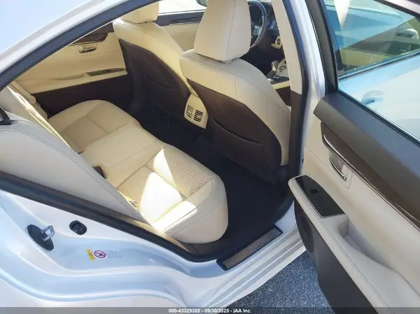 58ABK1GG7HU064010 2017 LEXUS ES - Image 8