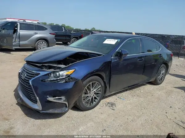 58ABK1GG7HU065027 2017 LEXUS ES - Image 2