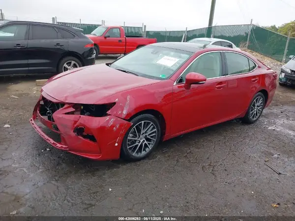 58ABK1GG7HU068185 2017 LEXUS ES - Image 2