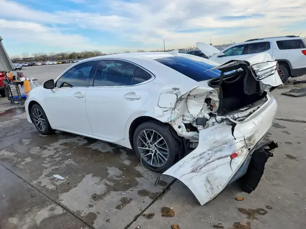 58ABK1GG7HU070521 2017 LEXUS ES - Image 2