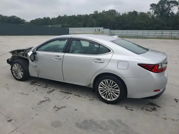 58ABK1GG7HU070602 2017 LEXUS ES - Image 2