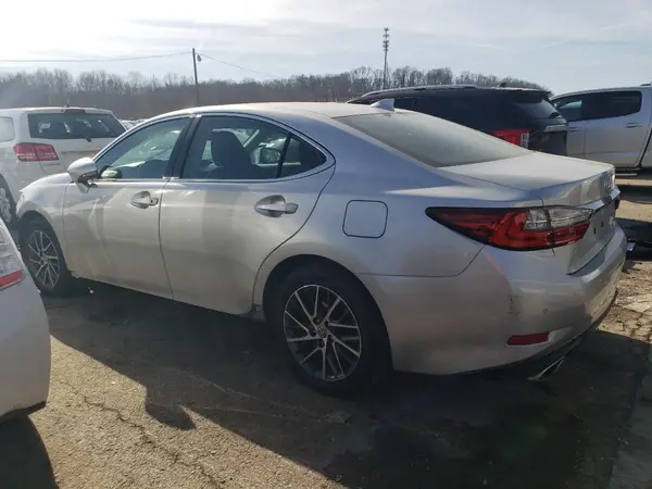 58ABK1GG7HU075556 2017 LEXUS ES - Image 2