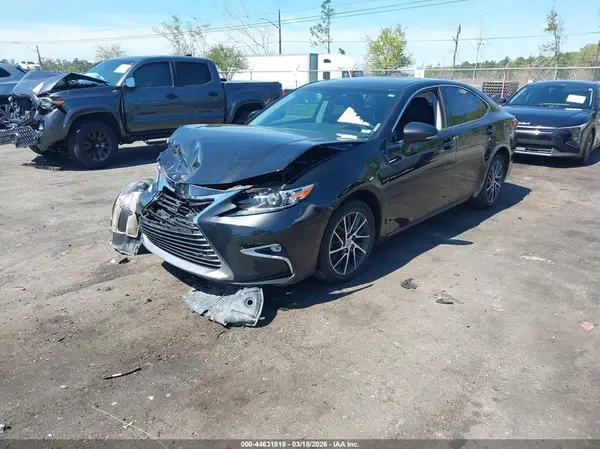 58ABK1GG7HU075816 2017 LEXUS ES - Image 2