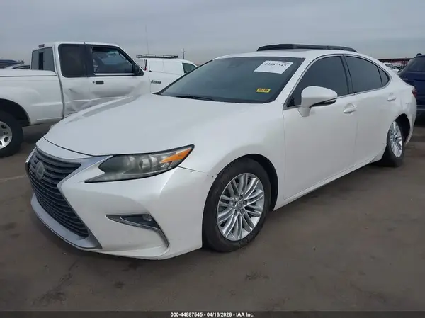 58ABK1GG7HU077503 2017 LEXUS ES - Image 2
