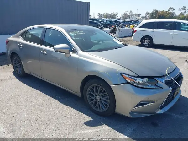 58ABK1GG7JU081038 2018 LEXUS ES - Image 1