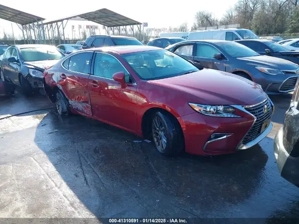 58ABK1GG7JU081055 2018 LEXUS ES - Image 1