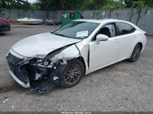 58ABK1GG7JU083288 2018 LEXUS ES - Image 2