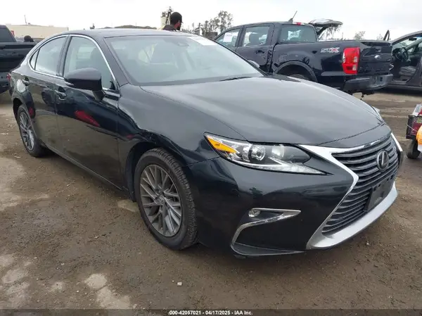 58ABK1GG7JU086367 2018 LEXUS ES - Image 1