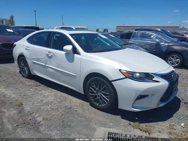 58ABK1GG7JU086658 2018 LEXUS ES - Image 1