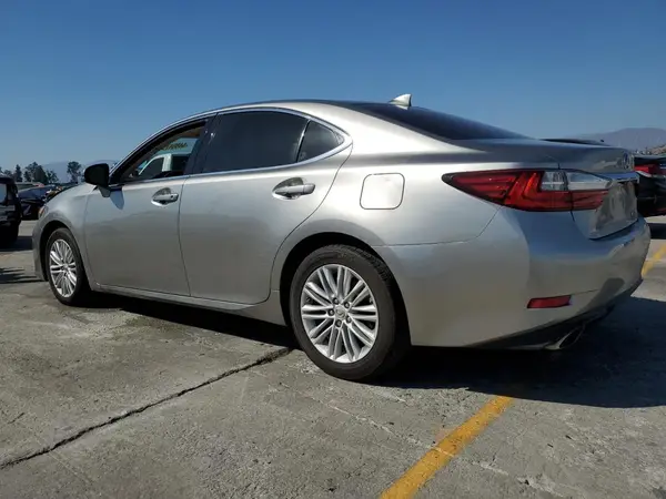 58ABK1GG7JU087163 2018 LEXUS ES - Image 2