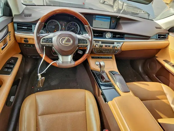 58ABK1GG7JU089415 2018 LEXUS ES - Image 8
