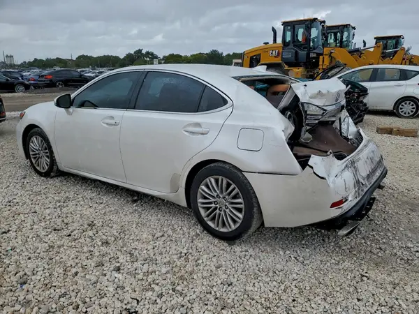 58ABK1GG7JU090175 2018 LEXUS ES - Image 2