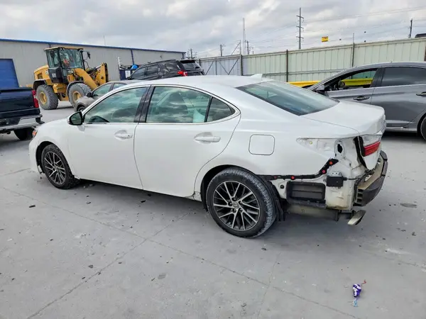 58ABK1GG7JU090824 2018 LEXUS ES - Image 2