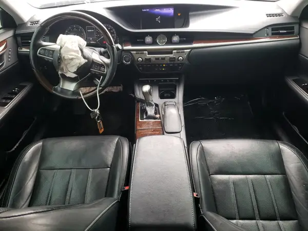 58ABK1GG7JU091990 2018 LEXUS ES - Image 8