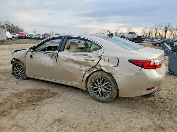 58ABK1GG7JU092380 2018 LEXUS ES - Image 2