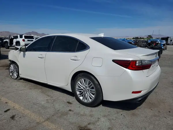 58ABK1GG7JU094159 2018 LEXUS ES - Image 2