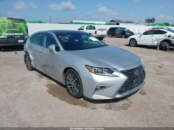 58ABK1GG7JU095439 2018 LEXUS ES - Image 1