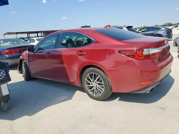 58ABK1GG7JU095831 2018 LEXUS ES - Image 2
