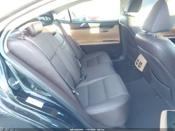 58ABK1GG7JU096039 2018 LEXUS ES - Image 8