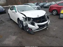58ABK1GG7JU097241 2018 LEXUS ES