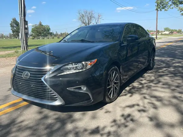 58ABK1GG7JU097272 2018 LEXUS ES - Image 2