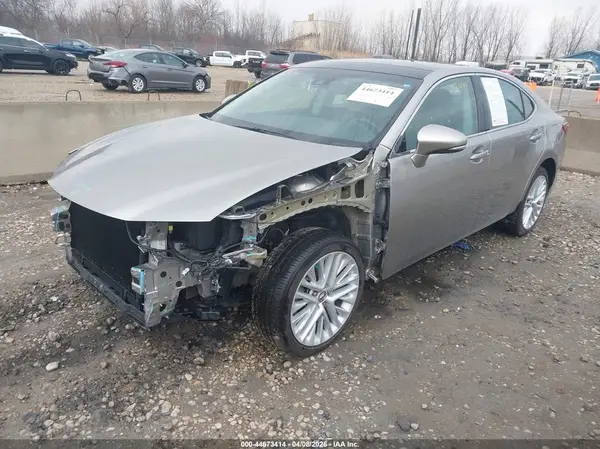 58ABK1GG7JU099037 2018 LEXUS ES - Image 2