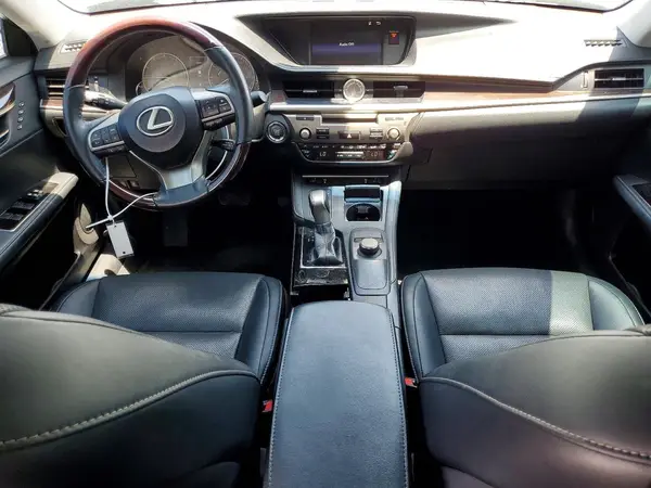 58ABK1GG7JU099992 2018 LEXUS ES - Image 8