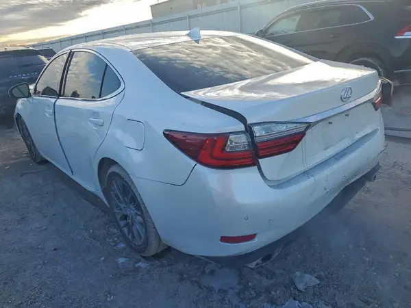 58ABK1GG7JU101496 2018 LEXUS ES - Image 2