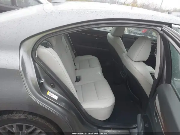 58ABK1GG7JU102759 2018 LEXUS ES - Image 8