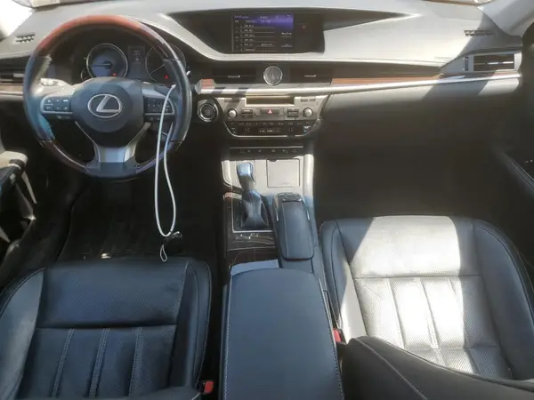 58ABK1GG7JU103457 2018 LEXUS ES - Image 8