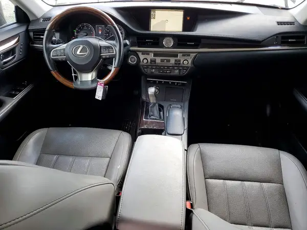58ABK1GG7JU105922 2018 LEXUS ES - Image 8