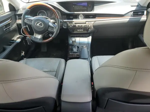 58ABK1GG7JU107640 2018 LEXUS ES - Image 8