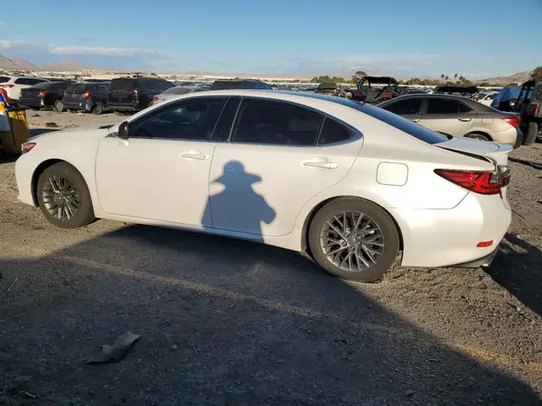 58ABK1GG7JU107797 2018 LEXUS ES - Image 2