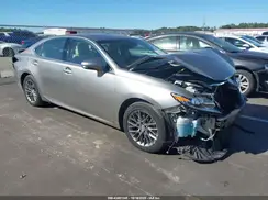 58ABK1GG7JU109579 2018 LEXUS ES
