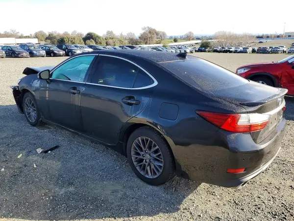 58ABK1GG7JU110828 2018 LEXUS ES - Image 2