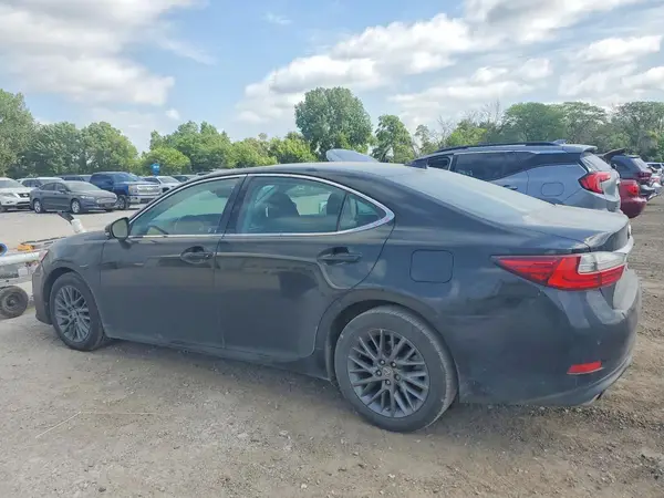 58ABK1GG7JU112000 2018 LEXUS ES - Image 2