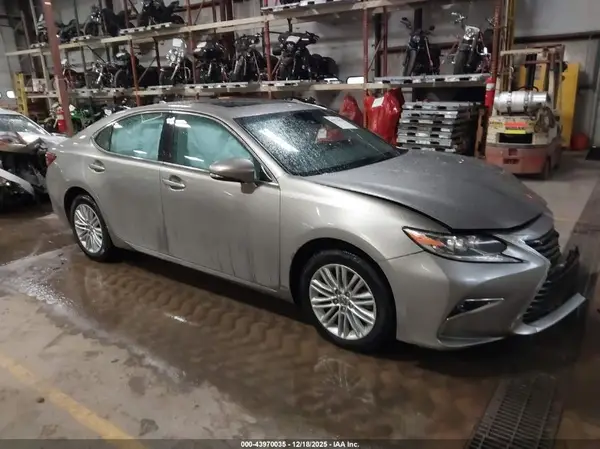 58ABK1GG7JU112479 2018 LEXUS ES - Image 1