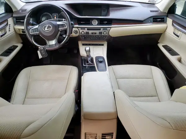 58ABK1GG7JU113843 2018 LEXUS ES - Image 8