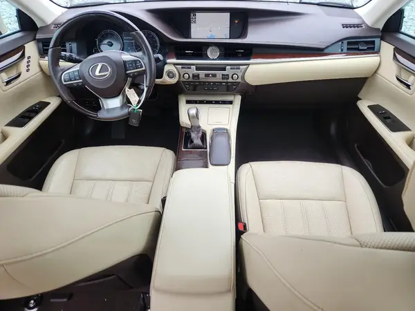 58ABK1GG7JU113907 2018 LEXUS ES - Image 8