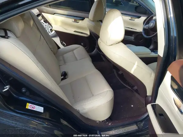 58ABK1GG7JU113941 2018 LEXUS ES - Image 8