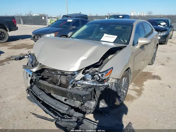 58ABK1GG7JU114054 2018 LEXUS ES - Image 2