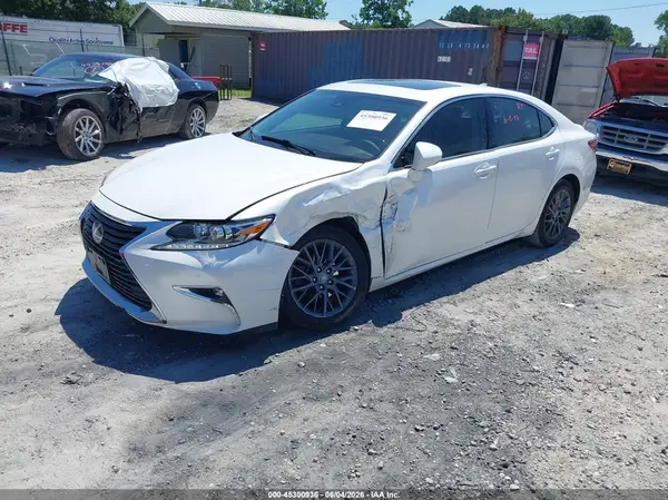58ABK1GG7JU114703 2018 LEXUS ES - Image 2
