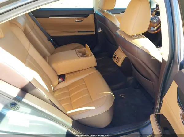 58ABK1GG7JU114751 2018 LEXUS ES - Image 8