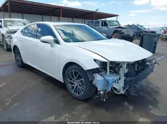 58ABK1GG7JU114877 2018 LEXUS ES