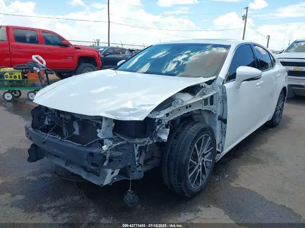 58ABK1GG7JU114877 2018 LEXUS ES - Image 2