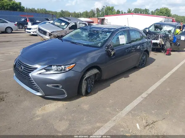 58ABK1GG7JU115334 2018 LEXUS ES - Image 2