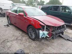 58ABK1GG7JU116841 2018 LEXUS ES