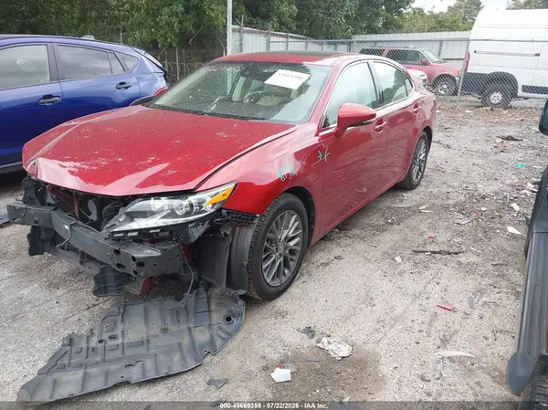 58ABK1GG7JU116841 2018 LEXUS ES - Image 2