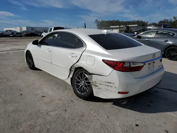 58ABK1GG7JU117004 2018 LEXUS ES - Image 2