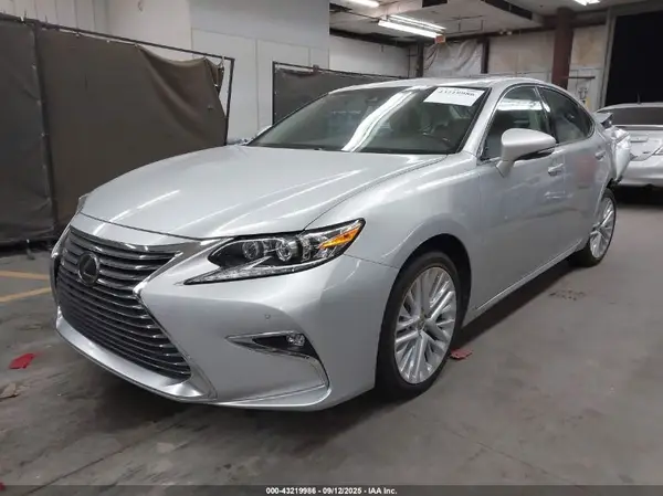 58ABK1GG8GU006714 2016 LEXUS ES - Image 2